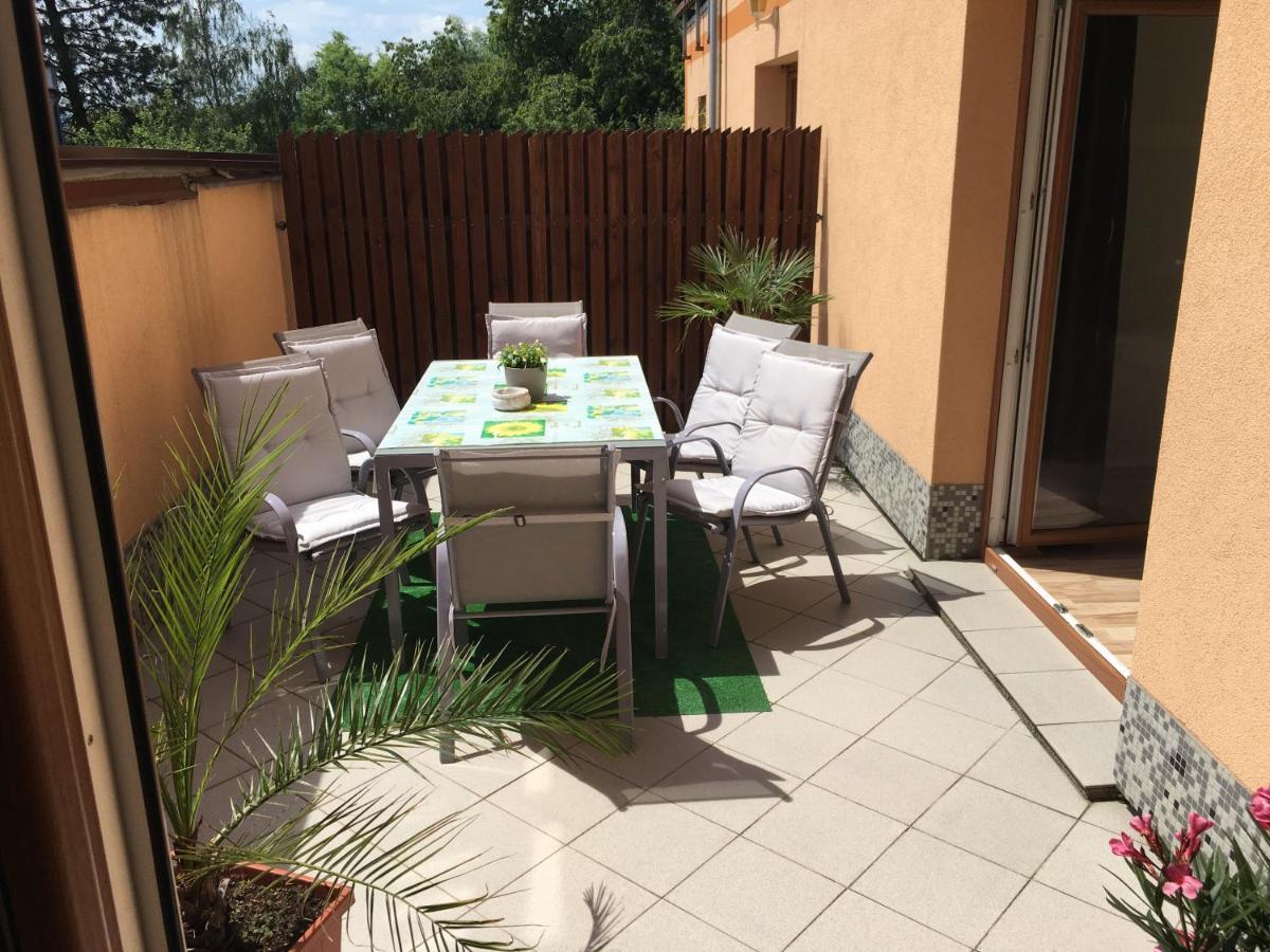 Apartman Slunecnice S Terasou Ческе-Будеёвице Экстерьер фото